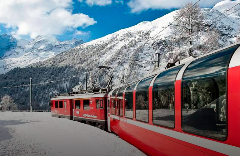 На «Ледниковом экспрессе» по Швейцарским Альпам: снежные каникулы телеведущей Марии Рыбаковой