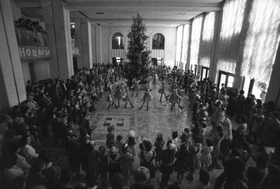 Дворец пионеров и школьников. Первая новогодняя елка.1986 год.