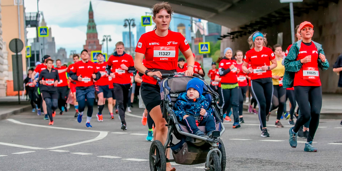 Босиком и с детской коляской: владимирская мама установила мировой рекорд!