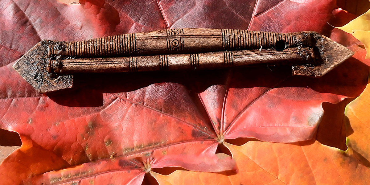 В Муроме нашли топор XII века, княжескую печать и футляр для гребня, а в Суздале изучили тайное захоронение