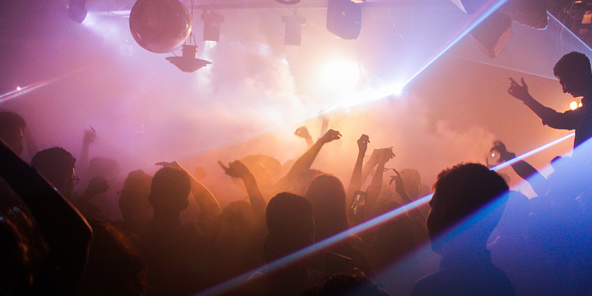 Всем в клуб! Зажигательные вечеринки этих выходных