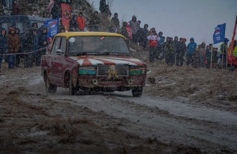 Крутой замес на «Вязниковском венце»: снег, грязь и 46 гоночных авто