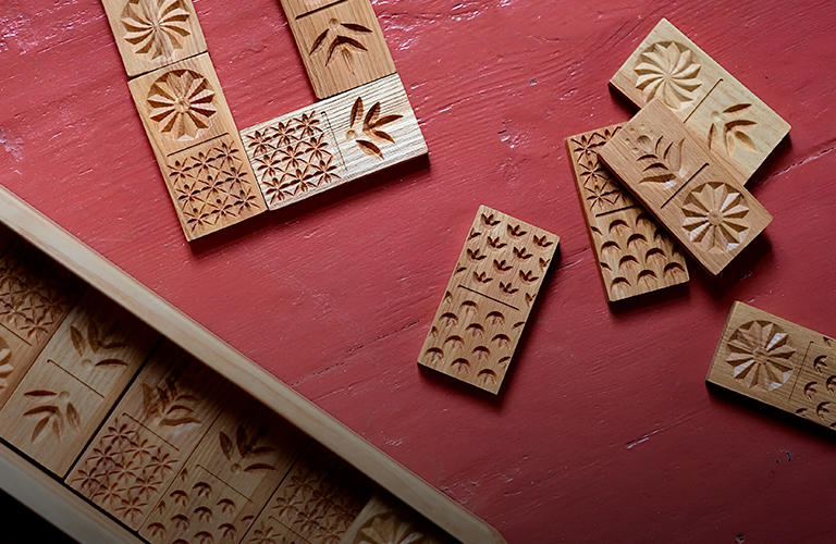 Самобытное домино, значки с наличниками из Никологор и другие изделия с отпечатком 33-го региона