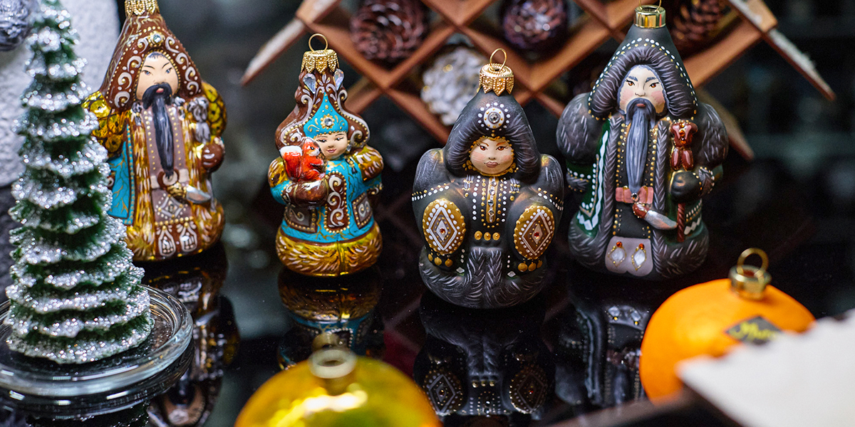 Волшебство из стекла. Как в Гусь-Хрустальном районе выдувают уникальные елочные игрушки?