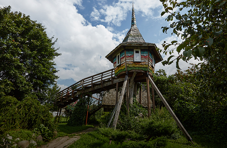 Замок Рапунцель на старых вязах и другие чудеса дома-музея суздальского коллекционера