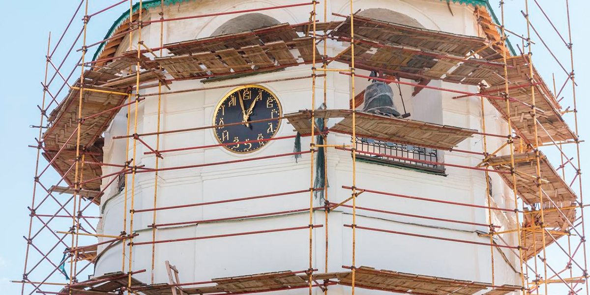 Куранты Суздальского кремля не бьют, но старинные часы не остановились