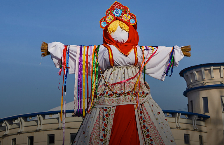 Без гусей, но с фолк-диджеем! Широкая Масленица в двух древних столицах Руси