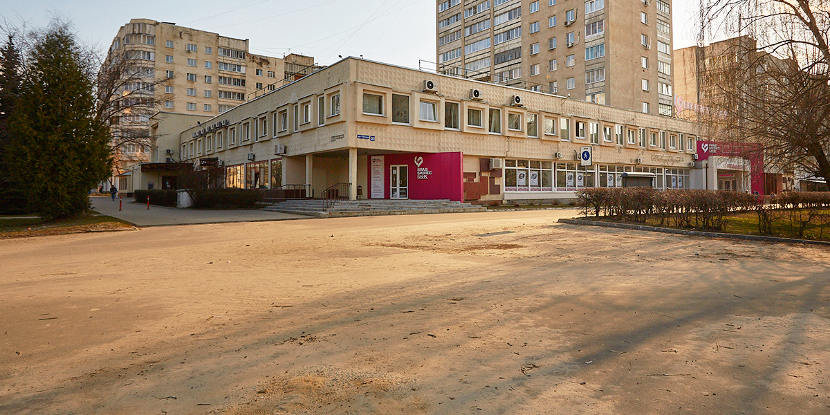 «Чародейка», «Лакомка» и «английский дом»: оригинальные работы архитектора Бориса Шиганова на проспекте Ленина