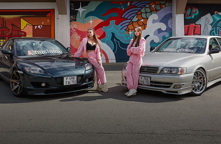 Серый «преследователь» и зеленая легенда — японские авто сестер Энгельман из Владимира