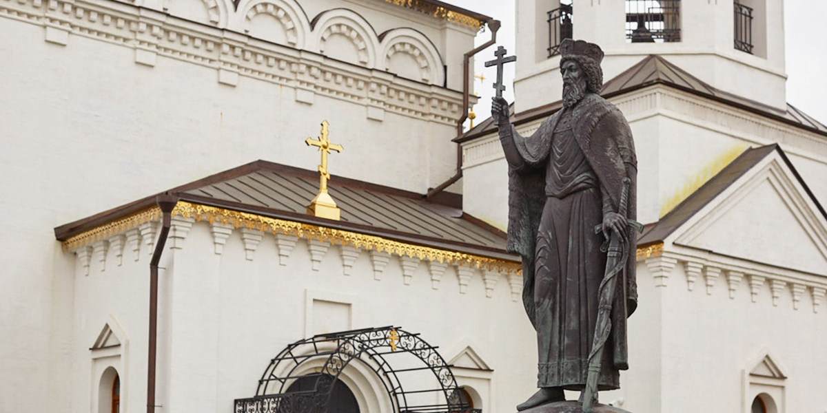 Княжеская битва, или Семь вопросов о «венценосных» памятниках Владимира