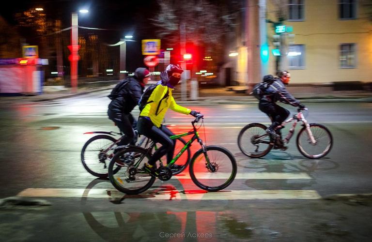 «Велосветлячки» открыли в городе двухколесный сезон