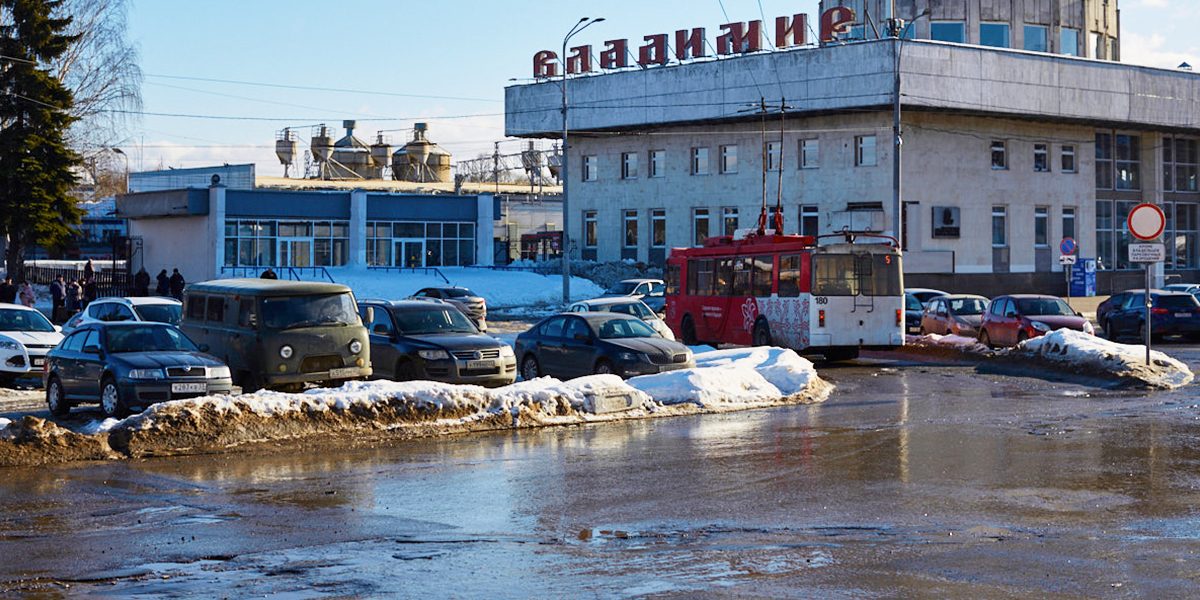 Плюс бесплатная пересадка и новый троллейбус, минус одна парковка: транспортная арифметика Владимира