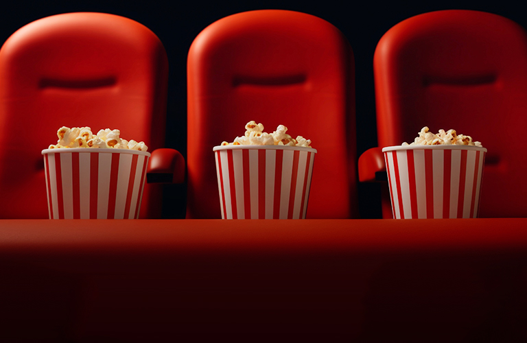 Фантастика, магия и семейные чудеса — премьеры недели на большом экране