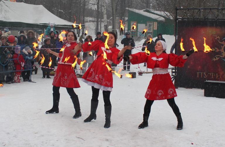 Гуляния на Масленицу в «Дружбе»: С душой, размахом и весельем