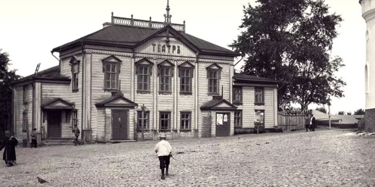 Первый владимирский театр и дома, в которых жили Евстигнеев и Баталов