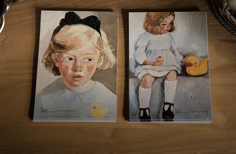 «Послушные девочки» и те самые булочки: коллаборация гастробистро Lucky Duck c владимирской художницей