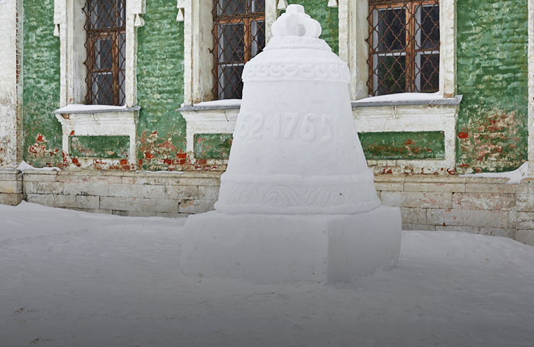 Кто и зачем сделал во Владимире двухметровый снежный колокол?