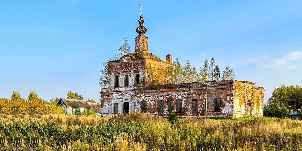 Без призраков, но с любопытной историей: заброшенная Пятницкая церковь