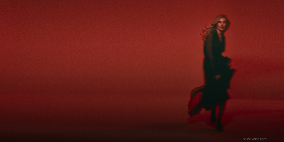 Свет и драма. Новый кампейн дизайнера из Вязников в духе «великого и ужасного» Дэвида Линча