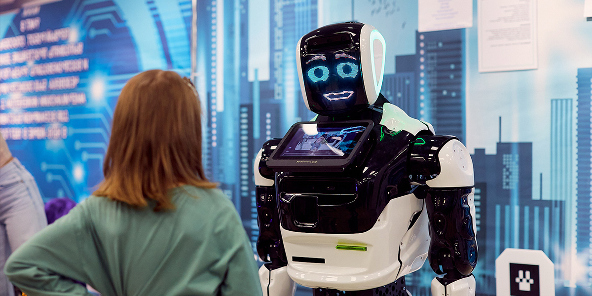 Робозоопарк с говорящим андроидом, или Пятьдесят роботов со всего мира на выставке во Владимире