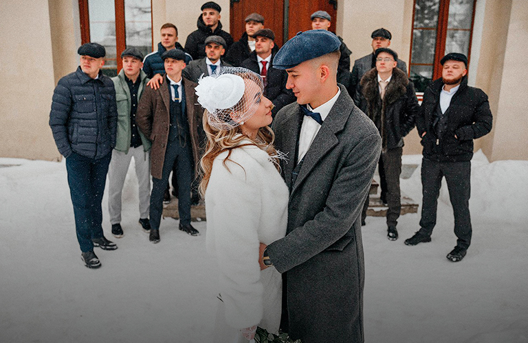 Свадьба в стиле «Острых козырьков», или Гангстеры из английской провинции на улицах Суздаля