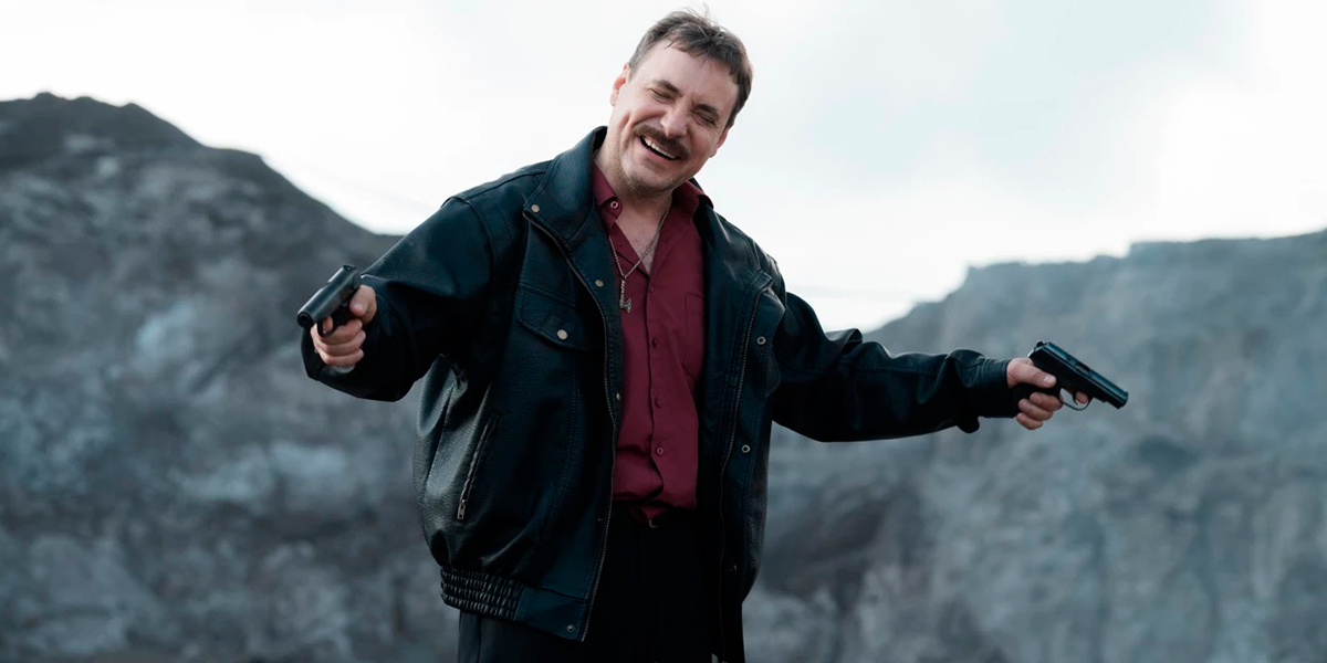 «Человек, который смеётся»: на больших экранах новая комедия, где герою не скрыть эмоций