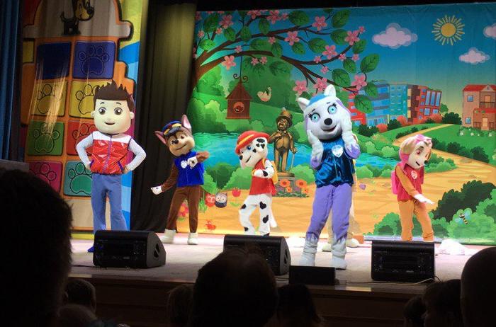 Шоу ростовых кукол «Щенки спешат на помощь»