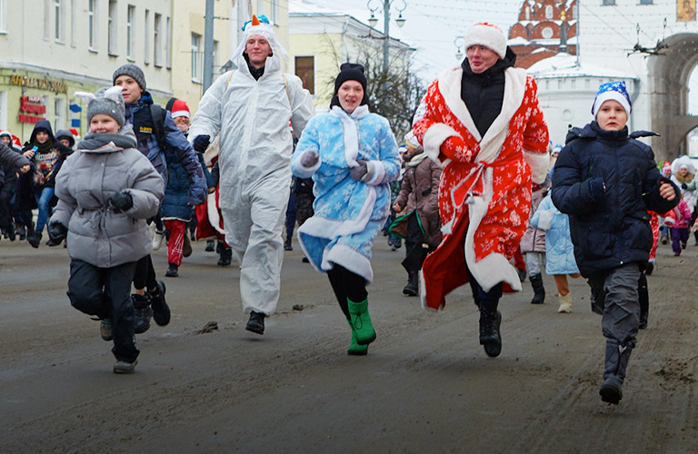 Традиционный забег Дедов Морозов во Владимире отменили из-за погоды