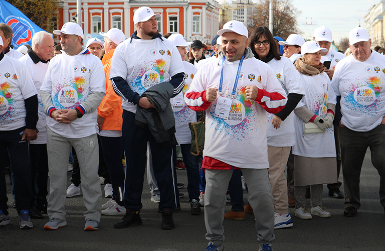 Олимпийцы возглавили пятитысячную команду Всероссийского дня ходьбы во Владимире