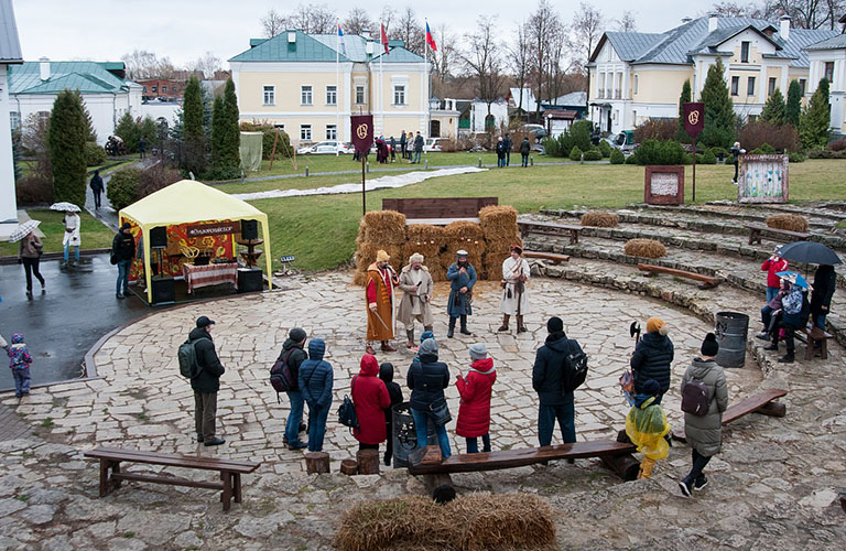 Блеск и нищета средневековья: Фестиваль «Пушкарский сбор» в Суздале