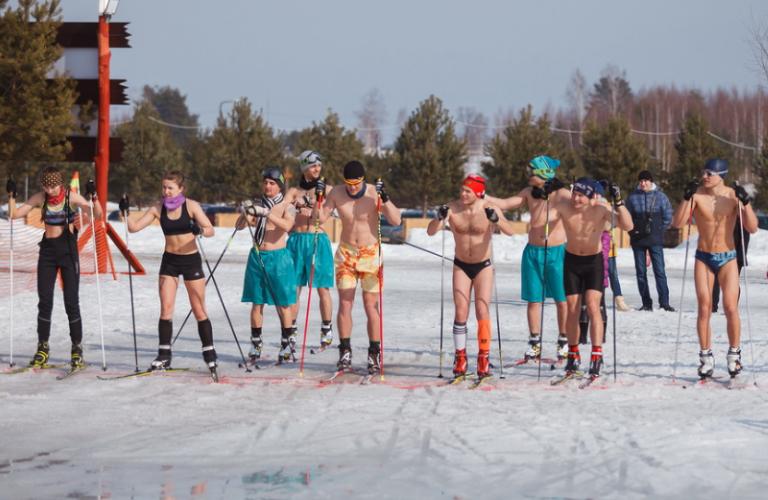 Лыжня в купальниках и велозаезд по снегу: Финал зимнего сезона в Доброграде