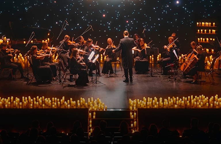 Классика при свечах или рок в защиту животных? Выбираем, чем раскрасить ноябрь