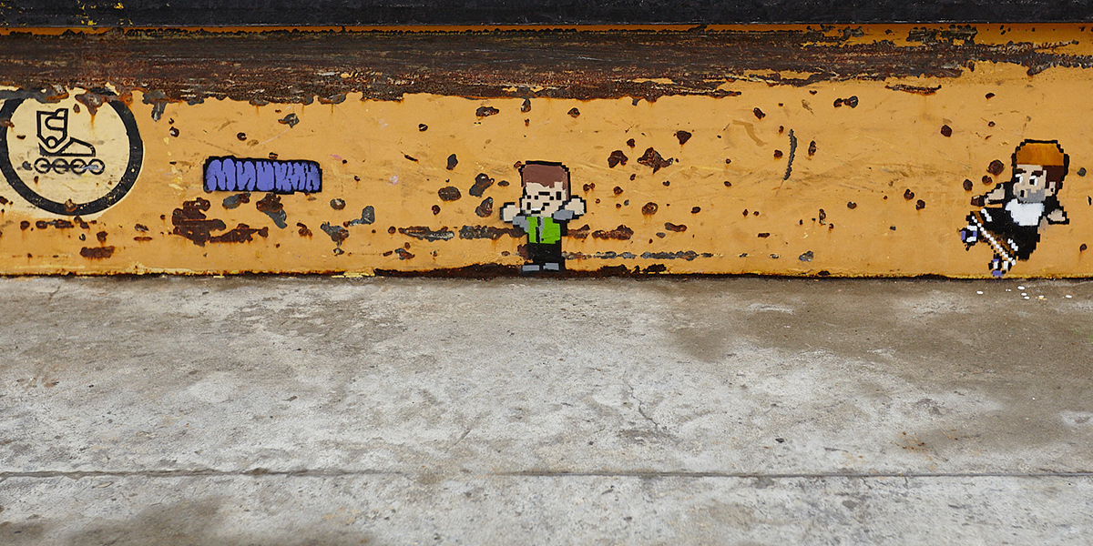 Пионер цветной фотографии и скейтбордисты из пикселей — новые творения уличных художников