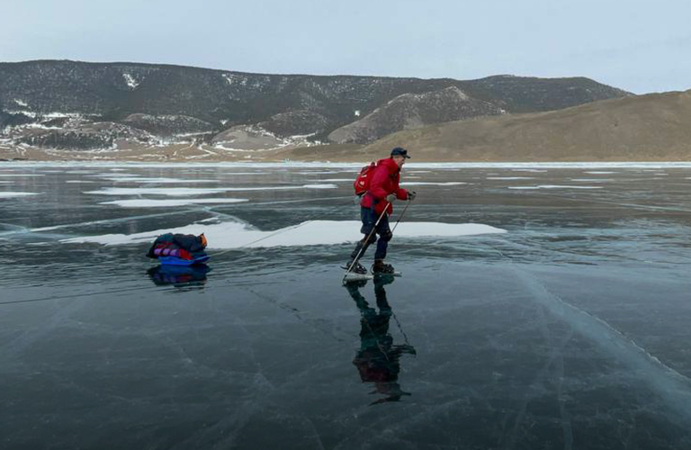 На коньках по Байкалу в стиле Беара Гриллса: личный рекорд владимирского туриста