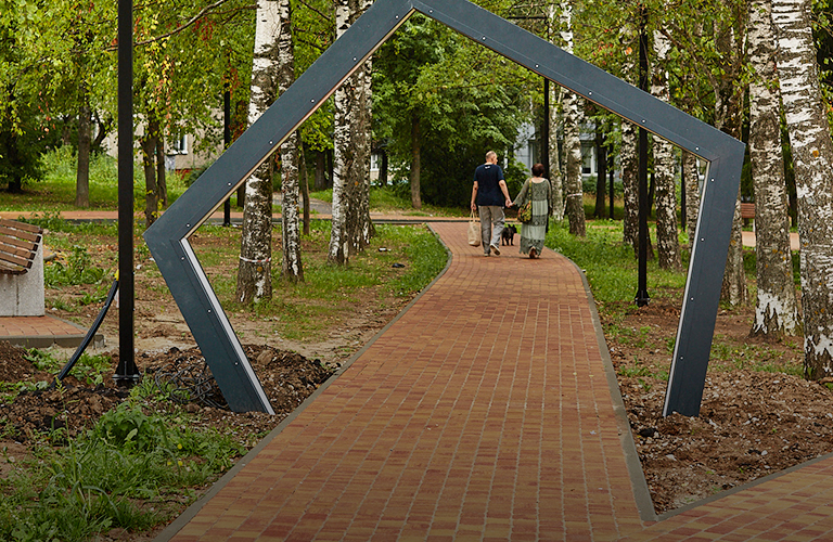 Одинокая арка и много велодорожек — первые штрихи перемен на холсте бульвара Художника Иванова