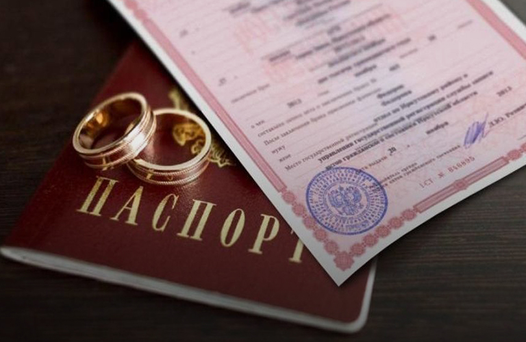 Лжёт или свободен? Владимирцы высказались об отмене обязательных штампов о браке