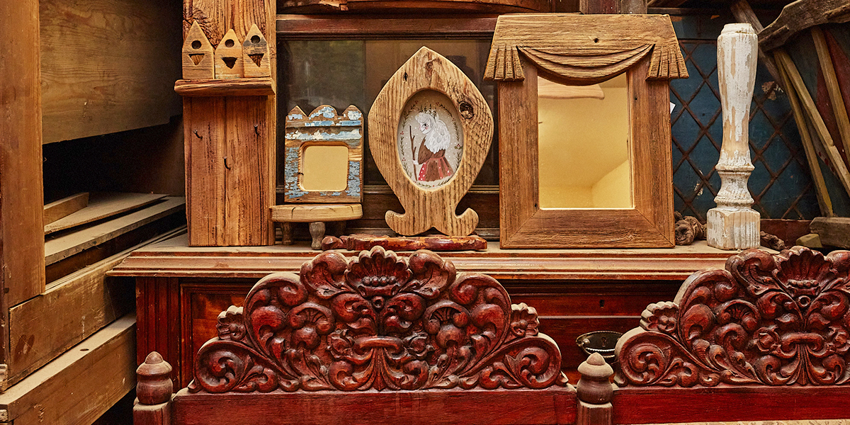 Подсвечники из балясин и ключница из элементов наличников — авторские изделия владимирской артели