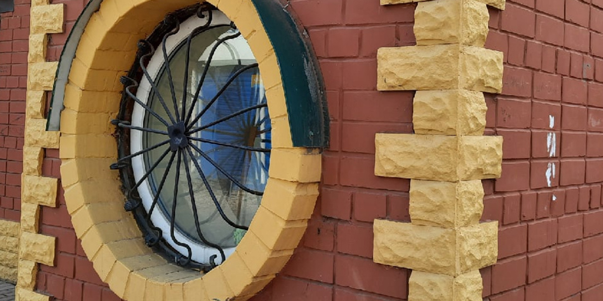 Владимир в иллюминаторах: угадайте, где стоят здания с круглыми окнами