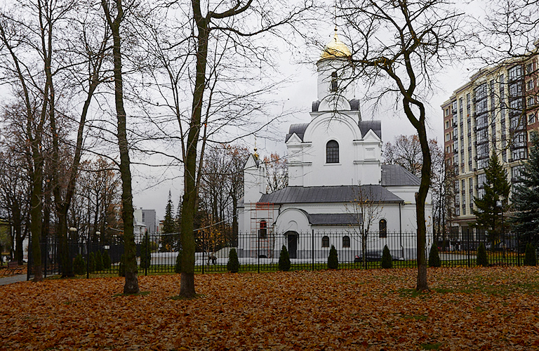 От ямского храма до кинотеатра, или История возрождения Казанской церкви на площади Победы