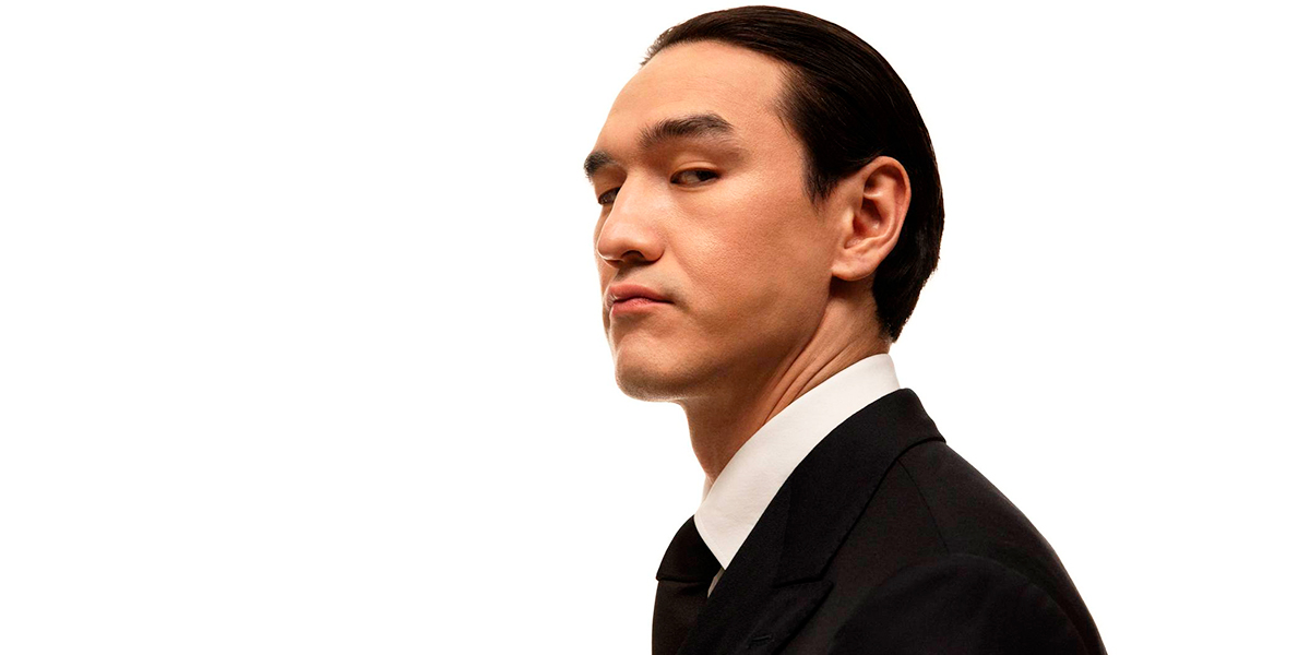 Смех не по сценарию: в столицу 33-го региона едет мастер импровизации Нурлан Сабуров