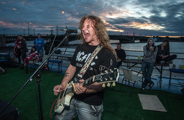 Колоритный рок от Peter Pan the band и Pint