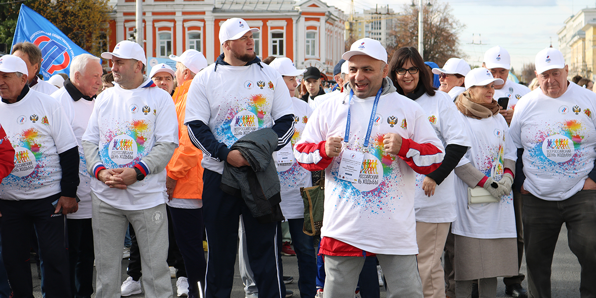 Олимпийцы возглавили пятитысячную команду Всероссийского дня ходьбы во Владимире