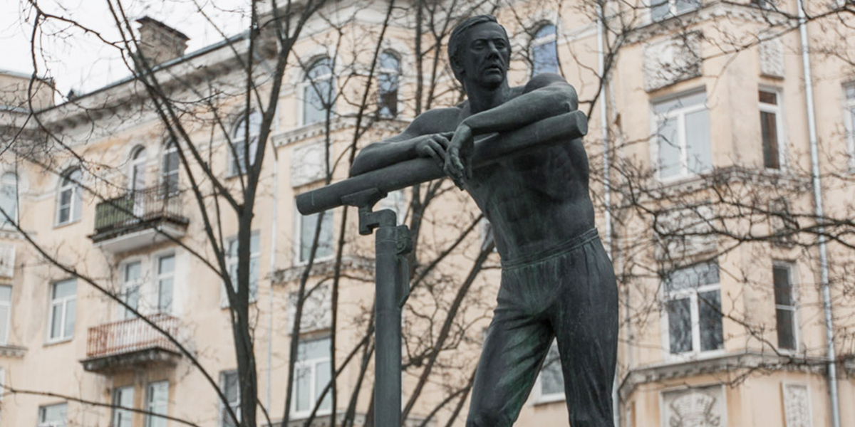 «Сын маминой подруги», или Известные личности Владимира, которыми по праву гордились родители