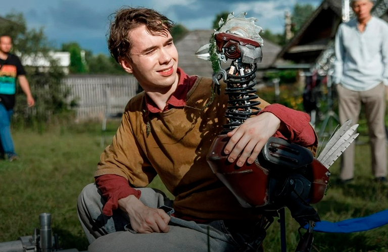 «Нейробатя» против «Супермена»: что посмотреть на выходных?