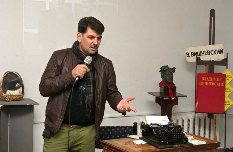 Сеанс смехотерапии поэта Владимира Вишневского