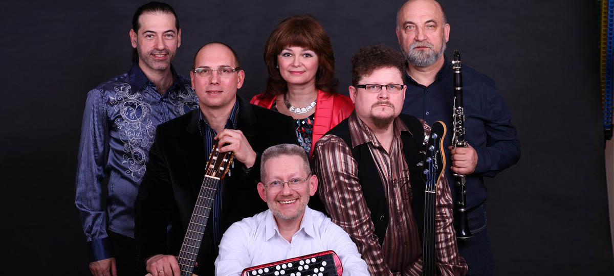 Погружаемся в пучину песен о море с проектом «Бард-Вагон»