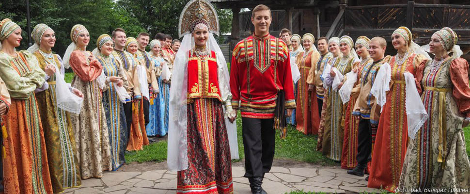 А не позвать ли нам цыган: Сколько стоит свадьба в русском стиле