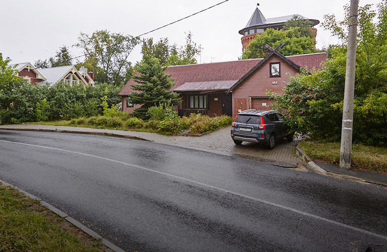 Уголок США в центре древней столицы Руси. Зачем построили «Американский дом» во Владимире?