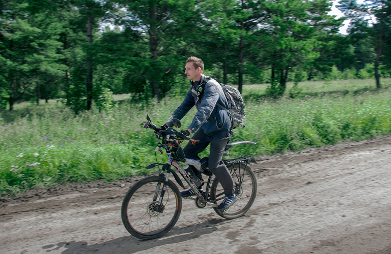 Велотурист из Владимира за 10 лет посадил 200 дубов