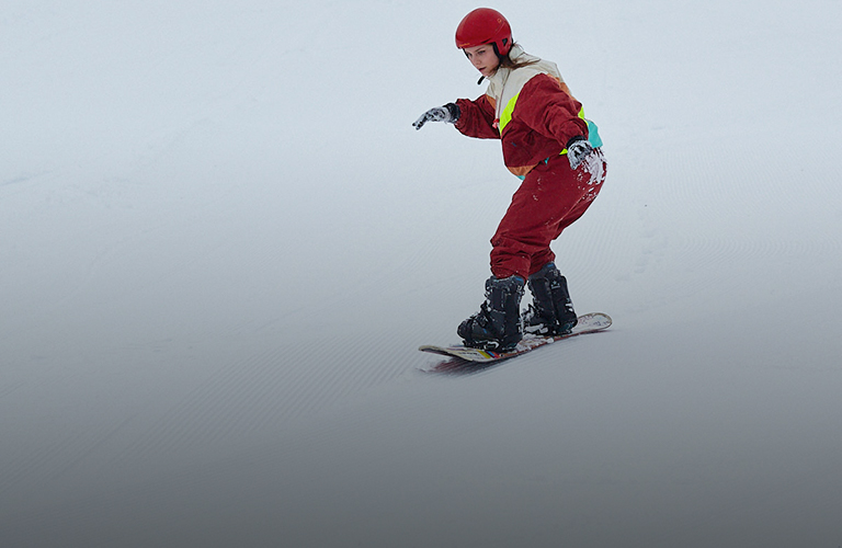 Встаём на сноуборд в центре Владимира: тест-драйв горнолыжного склона на Студёной горе